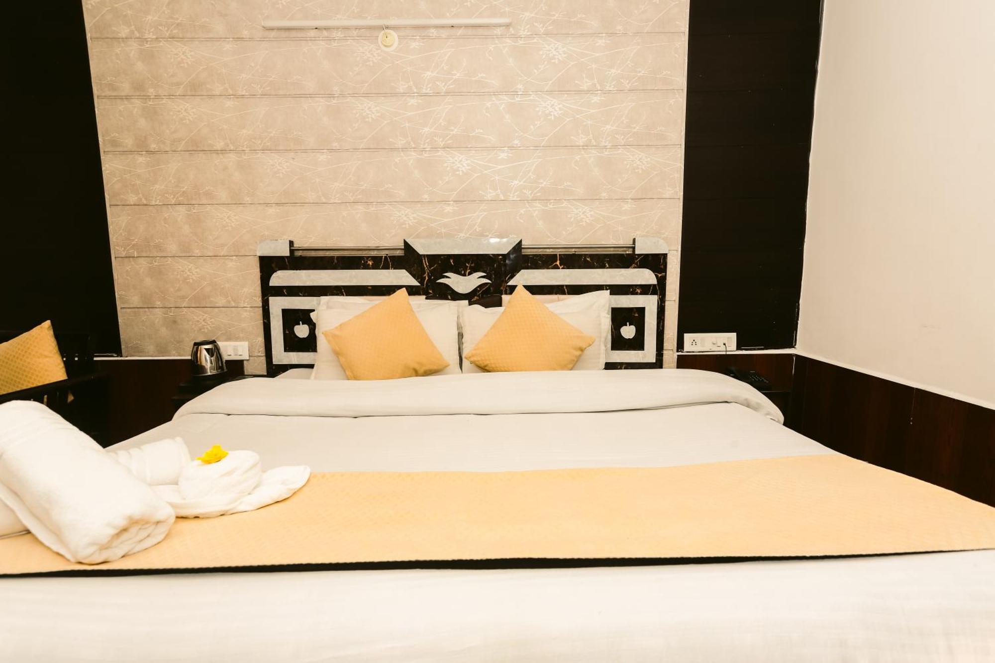 Hotel Mirage Grand McLeod Ganj Esterno foto